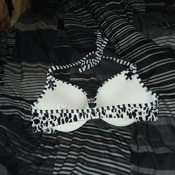 SOLD Victoria's Secret Bikini Top - Picture 2 of 2
